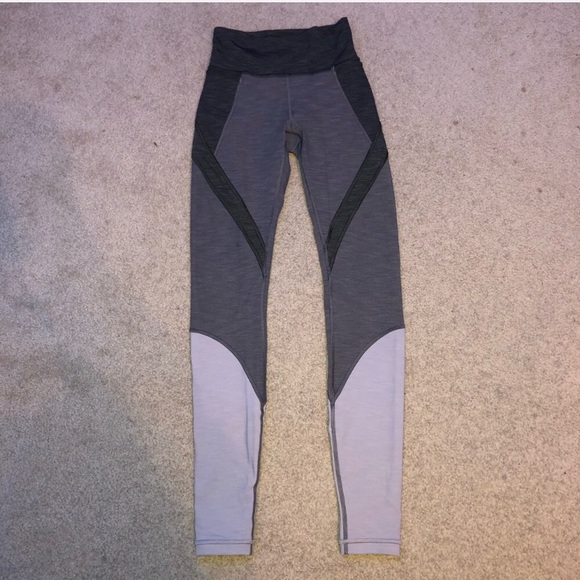 In Movement Leggings - Picture 1 of 5